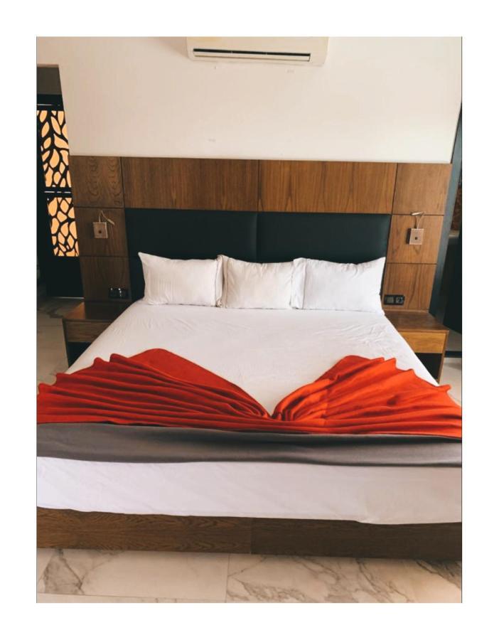 Ourika Camp Suites Hotel & Resort El Harkat ภายนอก รูปภาพ