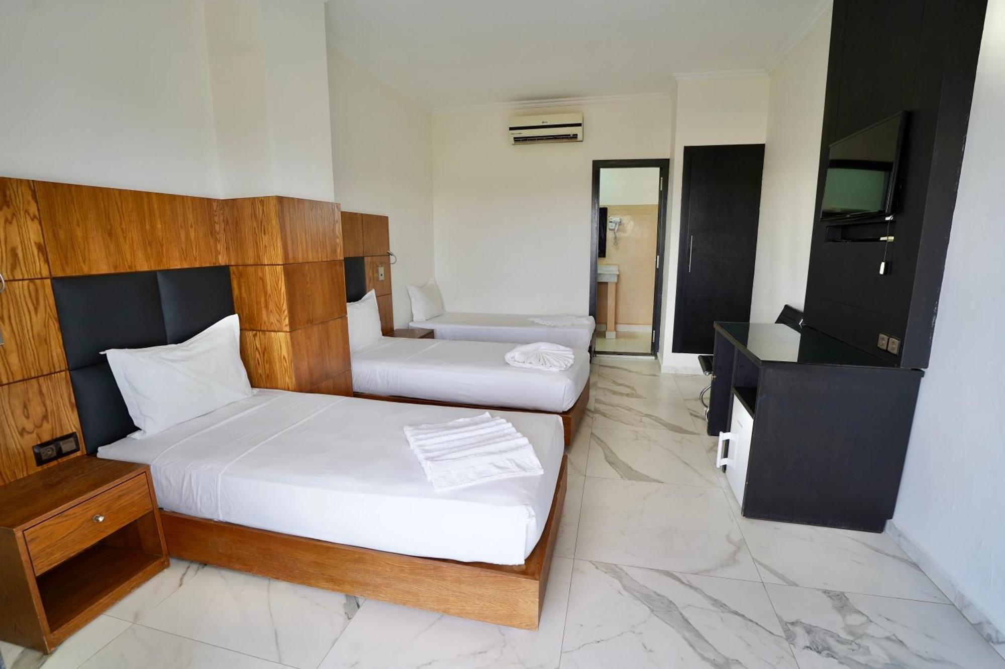 Ourika Camp Suites Hotel & Resort El Harkat ภายนอก รูปภาพ