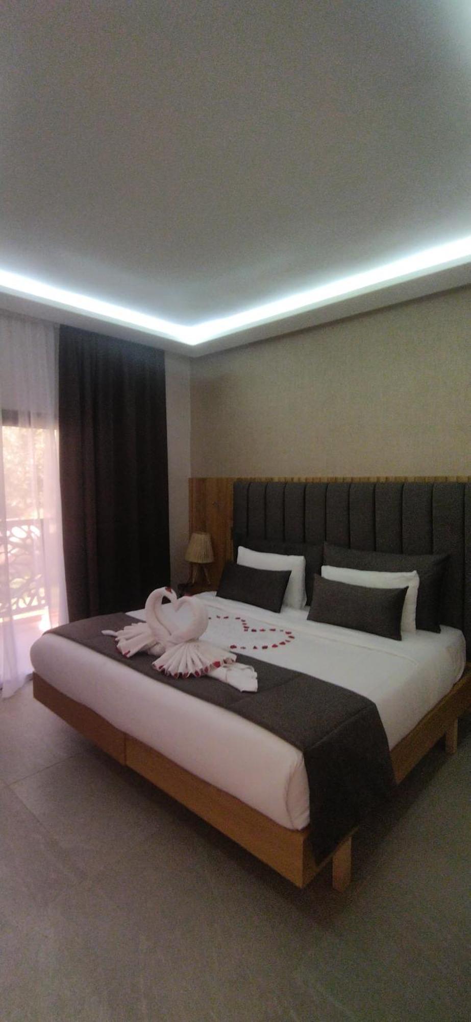 Ourika Camp Suites Hotel & Resort El Harkat ภายนอก รูปภาพ
